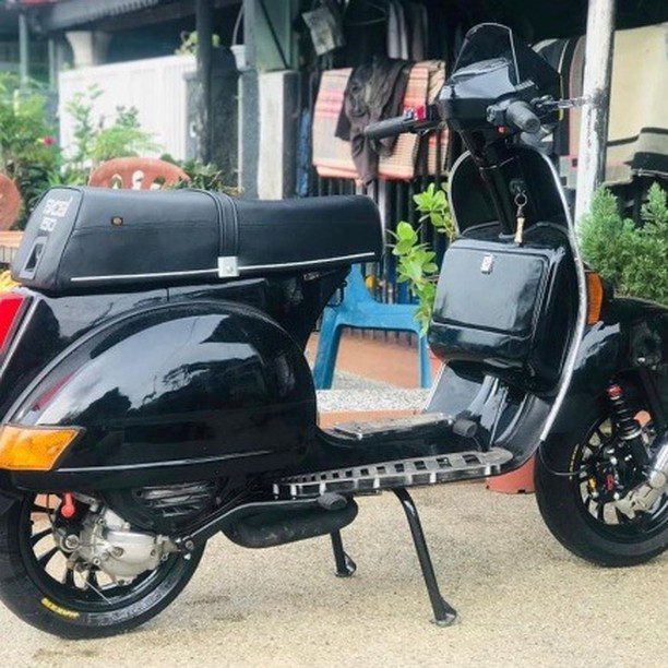 Black Vespa excel custom modified with Vespa wheel 

Order Vespa genuine wheel from official dealer
Contact Wa 0819-04-595959
Cek photos in highlight @vesparkindo 

hashtag and mention @vespapxnet for feature repost
Check website www.vespapx.net for more 

@ronieshakib