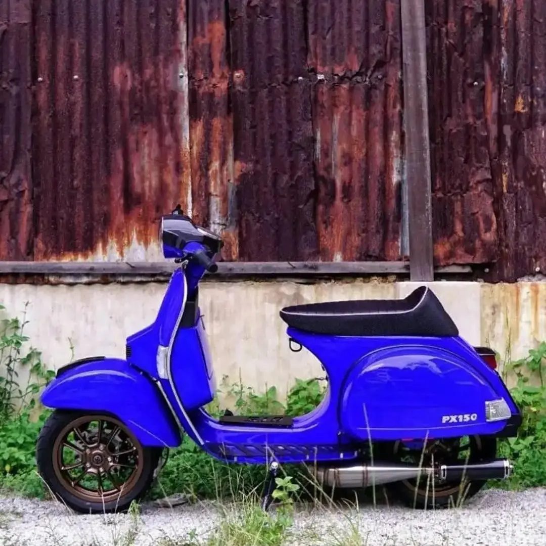 Blue Vespa PX custom modified 

Order Vespa genuine wheel from official dealer
Contact Wa 0819-04-595959
Cek photos in highlight @vesparkindo 
Atau shop online www.tokopedia.com/vesparkindo 

Hashtag and mention @vespapxnet for feature repost
Check website www.vespapx.net for more 

@nastyvespacrew