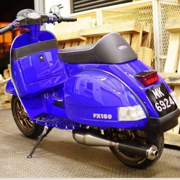 Blue Vespa PX custom modified 

Order Vespa genuine wheel from official dealer
Contact Wa 0819-04-595959
Cek photos in highlight @vesparkindo 
Atau shop online www.tokopedia.com/vesparkindo

hashtag and mention @vespapxnet for feature repost
Check website www.vespapx.net for more 

@nastyvespacrew