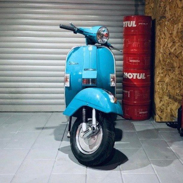 Blue Vespa PX custom modified 

Order Vespa genuine wheel from official dealer
Contact Wa 0819-04-595959
Cek photos in highlight @vesparkindo 

hashtag and mention @vespapxnet for feature repost
Check website www.vespapx.net for more 


@theretromind @dogusatamturk
