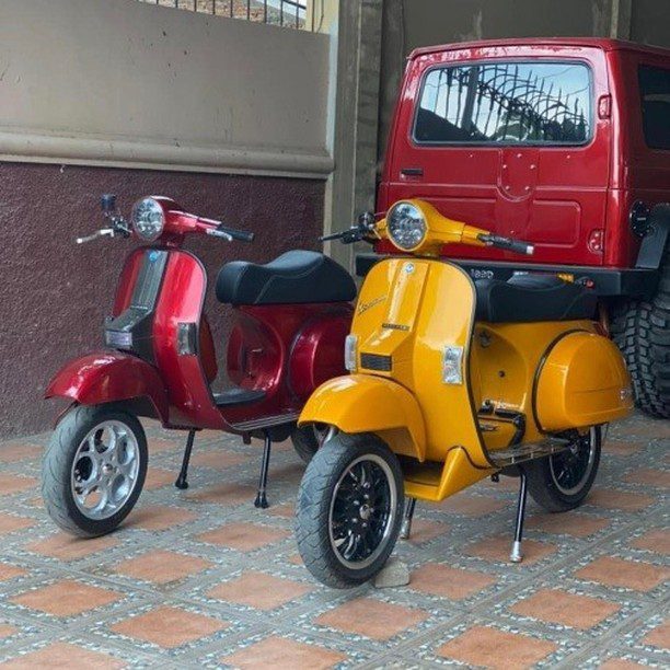 Red and yellow Vespa PX custom modified 

Order Vespa genuine wheel from official dealer
Contact Wa 0819-04-595959
Cek photos in highlight @vesparkindo 
Atau shop online www.tokopedia.com/vesparkindo 

Hashtag and mention @vespapxnet for feature repost
Check website www.vespapx.net for more 

@candrascootergarage