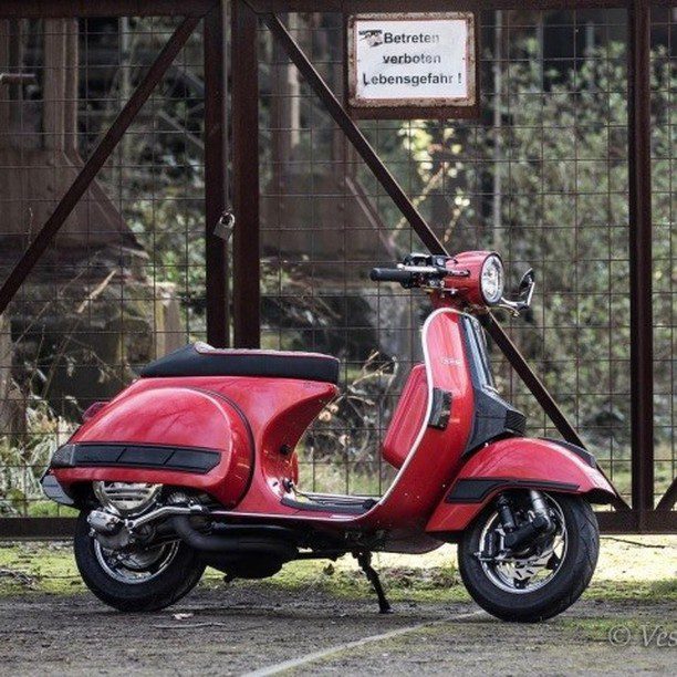 Red Vespa PX custom

hashtag and mention @vespapxnet for feature repost
Check website www.vespapx.net for more 

@vesp.a.r.t