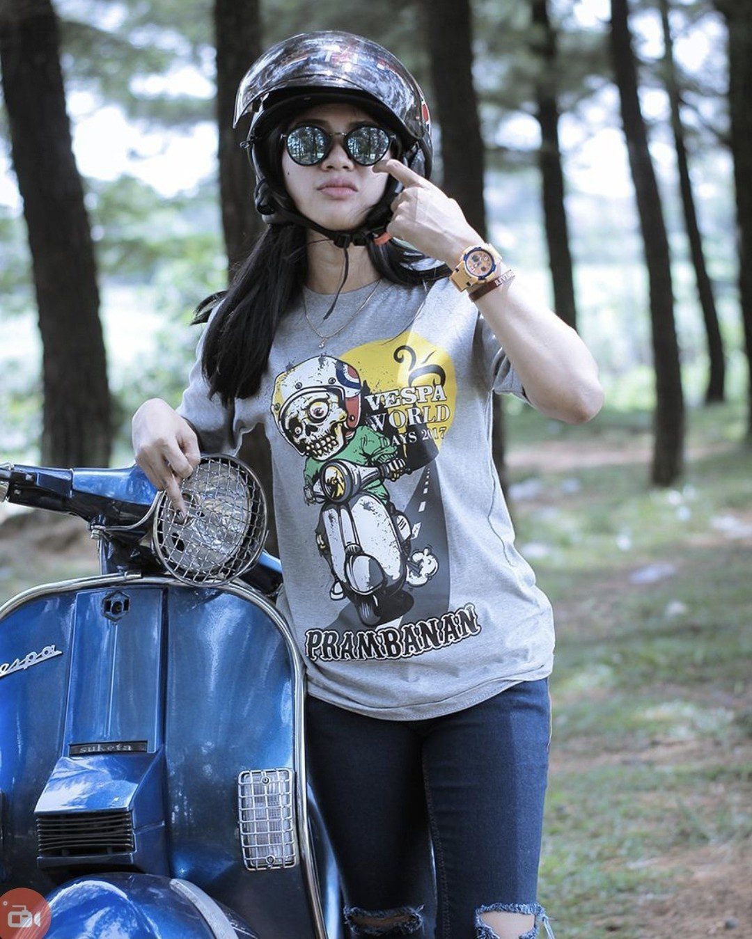 Vespa girl on yellow Vespa PX classic

Hashtag and mention @vespapxnet for feature repost
Check website www.vespapx.net for more 

@dnrmaharani