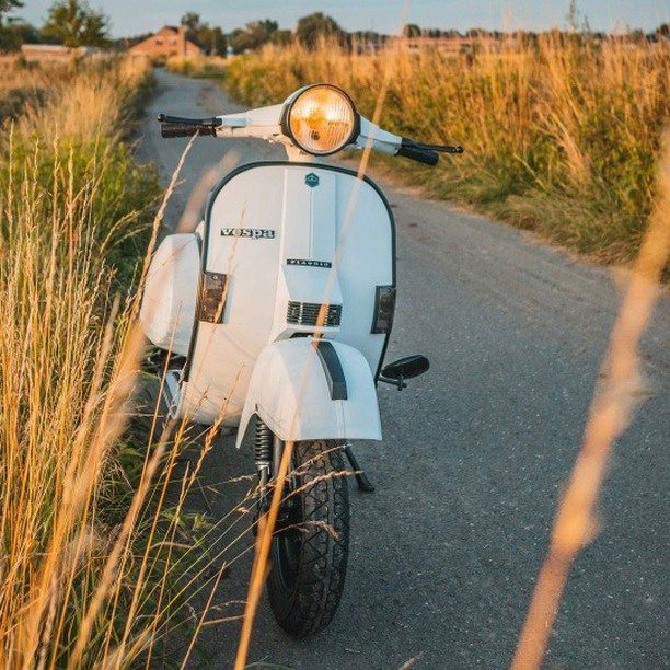 White Vespa PX classic

hashtag and mention @vespapxnet for feature repost
Check website www.vespapx.net for more 

@px.charles