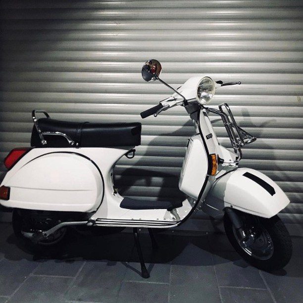 White Vespa PX custom modified accessories 

Order Vespa genuine wheel from official dealer
Contact Wa 0819-04-595959
Cek photos in highlight @vesparkindo 

hashtag and mention @vespapxnet for feature repost
Check website www.vespapx.net for more 


@theretromind @dogusatamturk