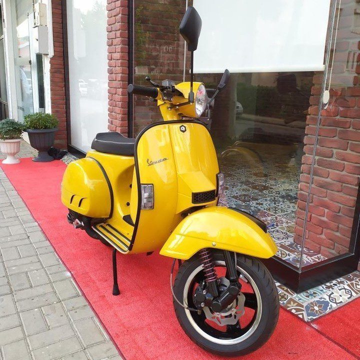 Yellow Vespa PX custom modified 

Order Vespa genuine wheel from official dealer
Contact Wa 0819-04-595959
Cek photos in highlight @vesparkindo 

hashtag and mention @vespapxnet for feature repost
Check website www.vespapx.net for more 


 @itakethepaper