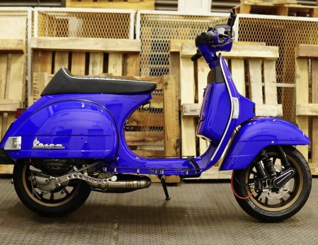 Blue Vespa PX custom modified 

Order Vespa genuine wheel from official dealer
Contact Wa 0819-04-595959
Cek photos in highlight @vesparkindo 
Atau shop online www.tokopedia.com/vesparkindo

hashtag and mention @vespapxnet for feature repost
Check website www.vespapx.net for more 

@nastyvespacrew