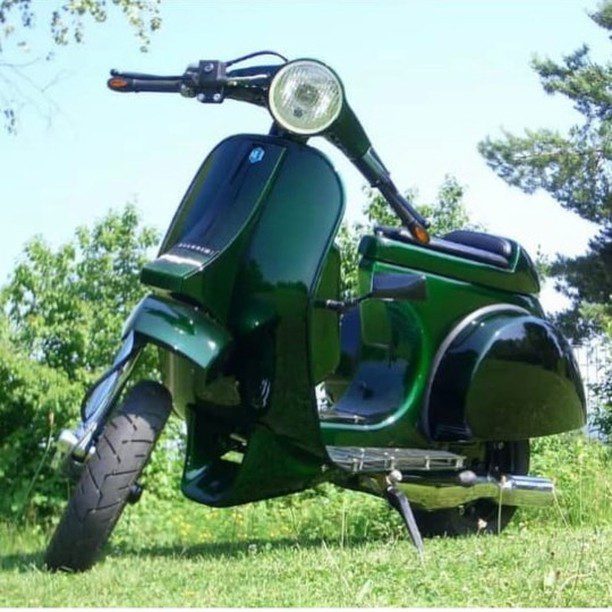 Drophead green Custom color Vespa PX

Order Vespa genuine wheel from official dealer
Contact Wa 0819-04-595959
Cek photos in highlight @vesparkindo 

hashtag and mention @vespapxnet for feature repost
Check website www.vespapx.net for more 


@addyvespacolour