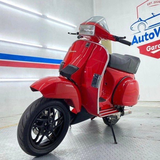Red Vespa excel t5 custom modified 

Order Vespa genuine wheel from official dealer
Contact Wa 0819-04-595959
Cek photos in highlight @vesparkindo 
Atau shop online www.tokopedia.com/vesparkindo 

Hashtag and mention @vespapxnet for feature repost
Check website www.vespapx.net for more 

@aufashabill