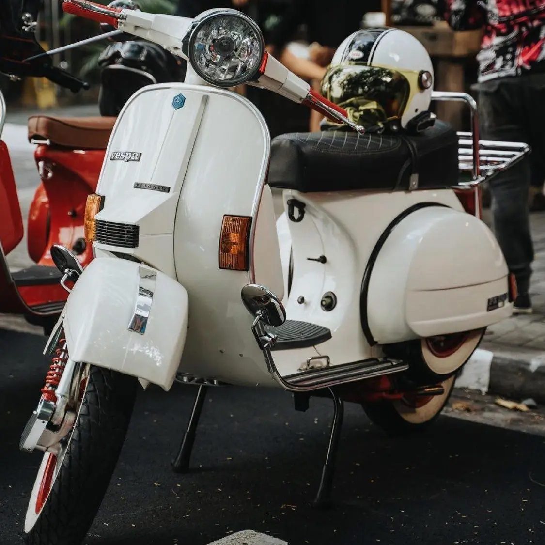 White Vespa PX classic

Hashtag and mention @vespapxnet for feature repost
Check website www.vespapx.net for more 

@2strokefolk
