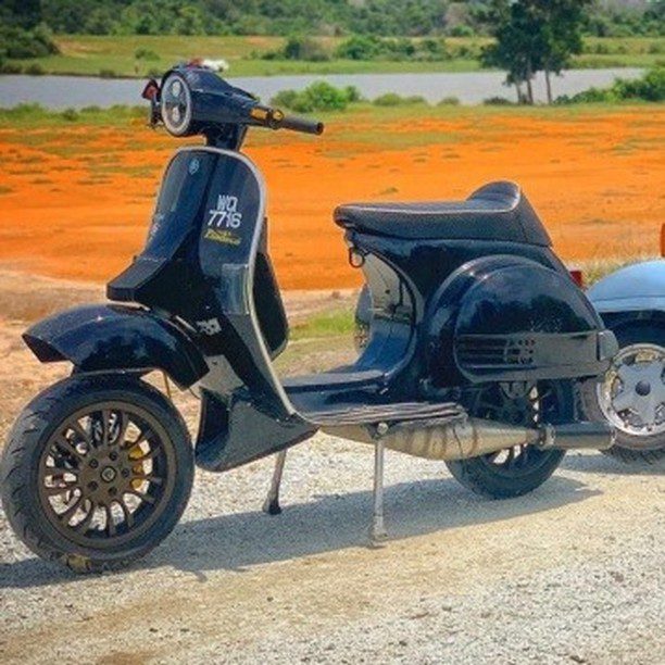 Black Vespa PX custom modified with Vespa Sprint wheels

Order Vespa genuine wheel from official dealer
Contact Wa 0819-04-595959
Cek photos in highlight @vesparkindo 
Atau shop online www.tokopedia.com/vesparkindo 

Hashtag and mention @vespapxnet for feature repost
Check website www.vespapx.net for more 

@ameer_azfar
