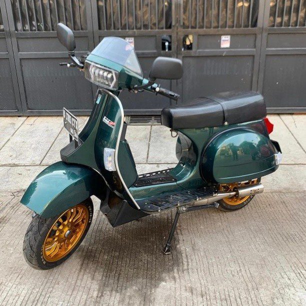 Green Vespa excel t5 custom modified with gold Vespa Sprint wheels

Order Vespa genuine wheel from official dealer
Contact Wa 0819-04-595959
Cek photos in highlight @vesparkindo 
Atau shop online www.tokopedia.com/vesparkindo 

Hashtag and mention @vespapxnet for feature repost
Check website www.vespapx.net for more 

 @berkah.scooter