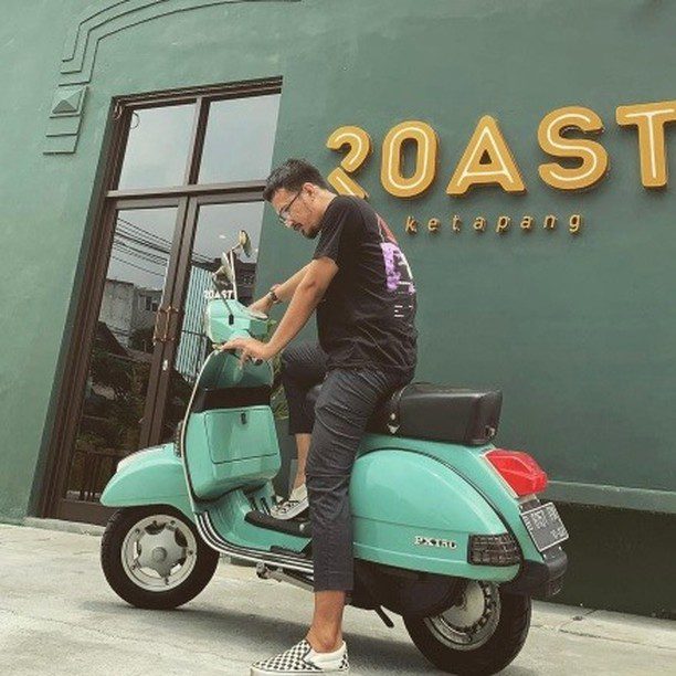 Green Vespa PX classic

Hashtag and mention @vespapxnet for feature repost
Check website www.vespapx.net for more 

 @penk_nut_bad