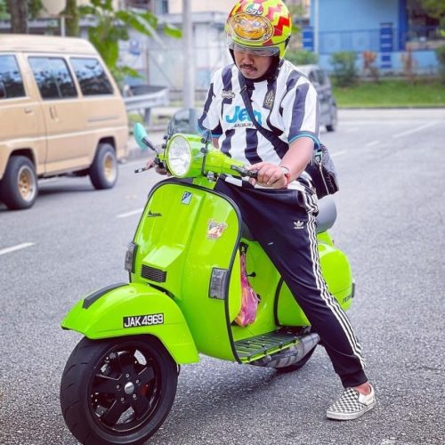 Green Vespa PX custom modified 

Hashtag and mention @vespapxnet for feature repost
Check website www.vespapx.net for more 

feature @elminime