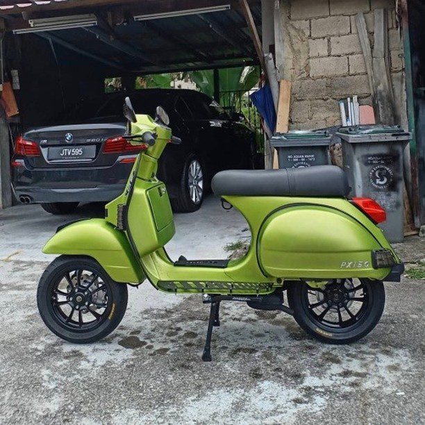 Green Vespa PX custom modified 

Order Vespa genuine wheel from official dealer
Contact Wa 0819-04-595959
Cek photos in highlight @vesparkindo 
Atau shop online www.tokopedia.com/vesparkindo 

Hashtag and mention @vespapxnet for feature repost
Check website www.vespapx.net for more 

@ronieshakib