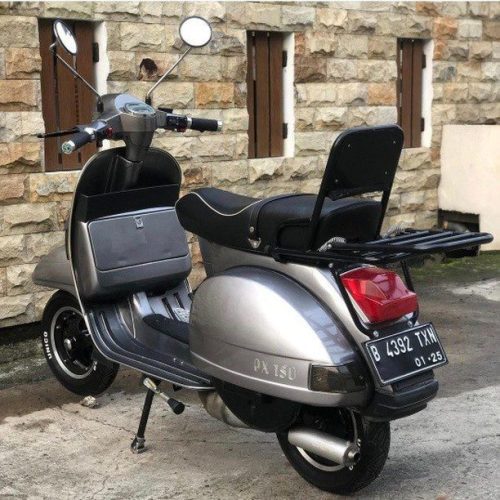 Grey Vespa PX custom 

hashtag and mention @vespapxnet for feature repost
Check website www.vespapx.net for more 

@kanklasik_kanasik