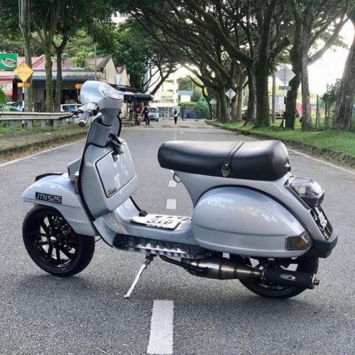 Silver Vespa PX custom modified

Hashtag and mention @vespapxnet for feature repost Check website www.vespapx.net for more 

@abgbrendo