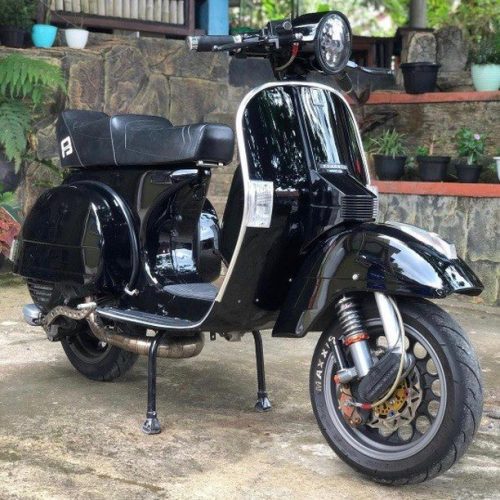 Black Vespa PX custom classic

Hashtag and mention @vespapxnet for feature repost
Check website www.vespapx.net for more 

@den_scooterves
