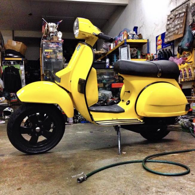 Yellow Vespa PX custom modified with black saddle black GTS 12” wheels

Cek web vespapx.net for more photo gallery and accessories. hastag mention/tag @vespapxnet for repost 

Cek toped for wheels, parts, accessories, merchandise @vesparkindo
Link in profile

feature @abgbrendo