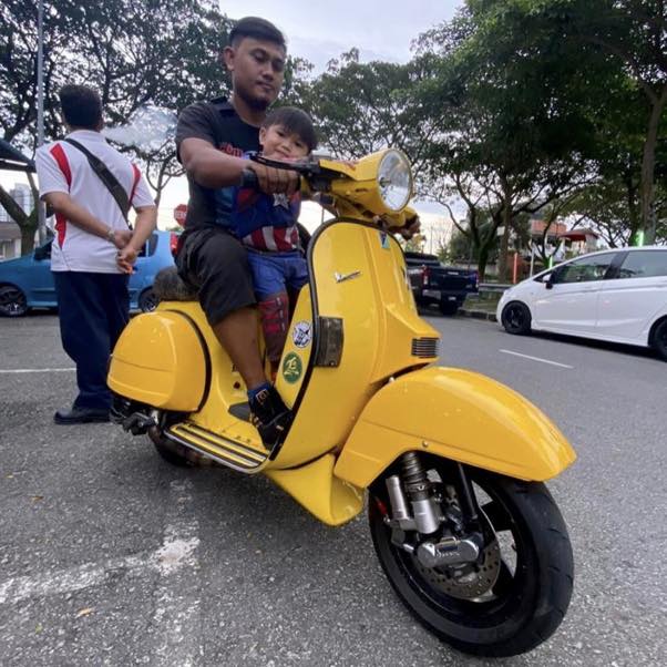Yellow Vespa PX custom modified with black GTS wheels 

Cek web vespapx.net for more photo gallery and accessories. hastag mention/tag @vespapxnet for repost 

Cek toped for wheels, parts, accessories, merchandise @vesparkindo
Link in profile

feature @abgbrendo