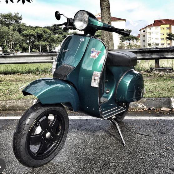 Green Vespa PX custom modified with black GTS wheels

Cek web vespapx.net for more photo gallery and accessories. hastag mention/tag @vespapxnet for repost 

Cek toped for wheels, parts, accessories, merchandise @vesparkindo
Link in profile

feature @abgbrendo