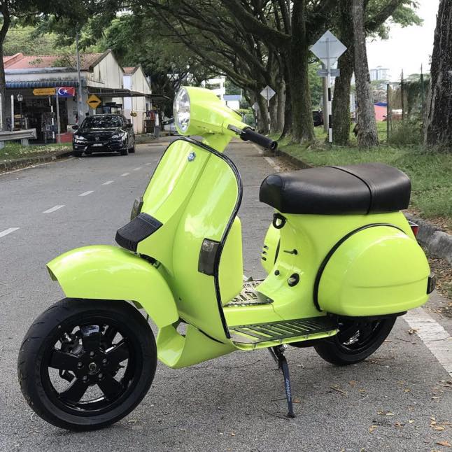 Lime green Yellow Vespa PX custom modified with black GTS wheels

Cek web vespapx.net for more photo gallery and accessories. hastag mention/tag @vespapxnet for repost 

Cek toped for wheels, parts, accessories, merchandise @vesparkindo
Link in profile


feature @abgbrendo
